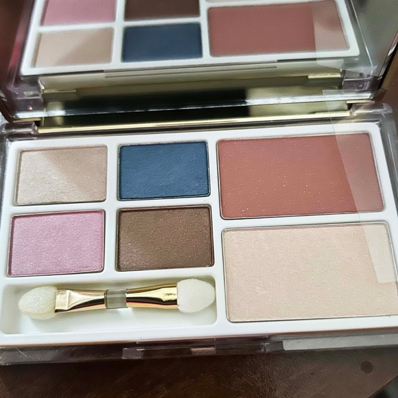 5 ELIZABETH ARDEN, 2 ESTEE LAUDER, COTY MAKEUP PRODUCTS, NEVER USED, NO DAMAGE - Picture 3 of 10
